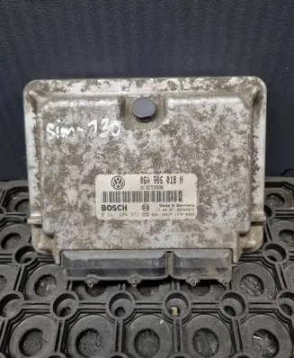 Skoda Octavia Mk1 (1U) Engine control unit/module 06A906018H 26SA4875 0261204373