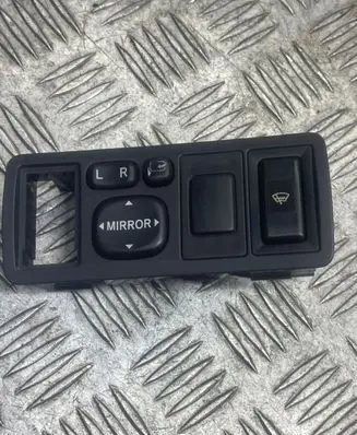 Toyota Yaris Wing mirror switch 777669 183575