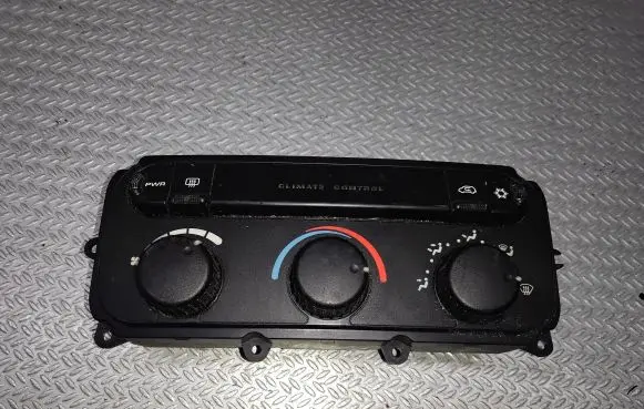 Chrysler Voyager Climate control unit 05005001AH