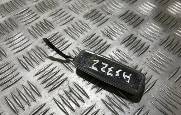 Audi A6 S6 C5 4B Other interior light 8l0947105a
