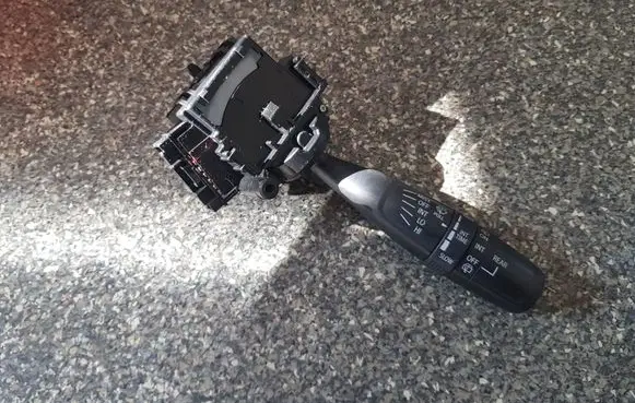 Suzuki Swift II Wiper control stalk