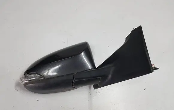 Toyota Yaris Front door electric wing mirror 