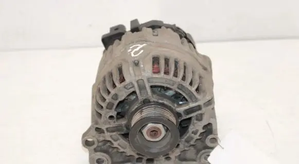 Volkswagen Tiguan Generator/alternator 03C903023D 0124325128