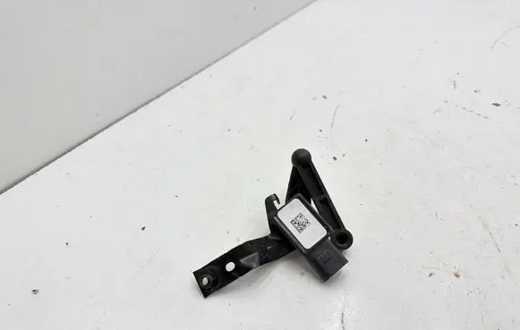 Audi A3 8Y Rear air suspension level height sensor 5WA907127