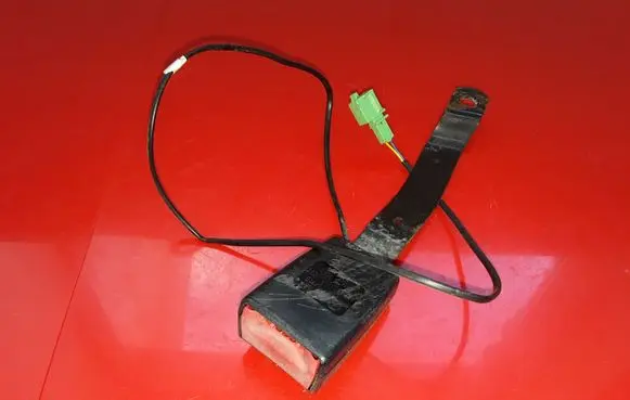 Volkswagen Polo V 6R Front seatbelt buckle 6R0857756D