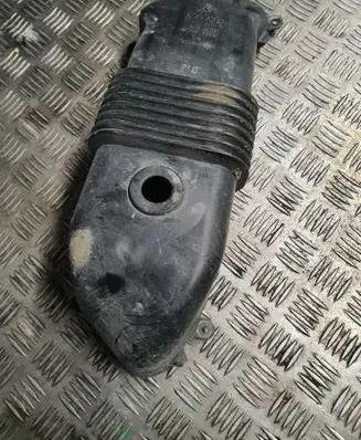 Renault Trafic II (X83) Air intake duct part 8200410506