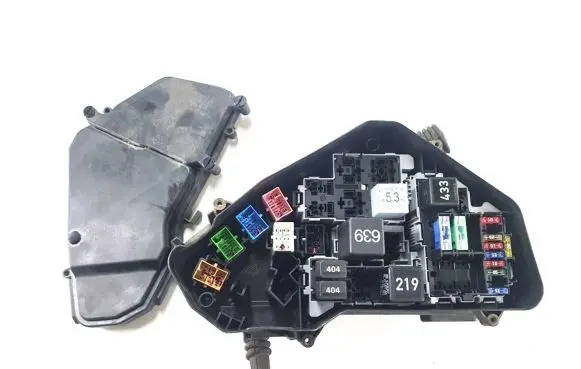 Volkswagen Touareg I Fuse box set