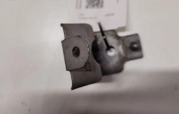 Opel Insignia A Radiator mount bracket 13239137