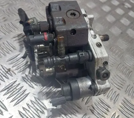 Renault Megane II Fuel injection high pressure pump 8200055072 0445010031 018116