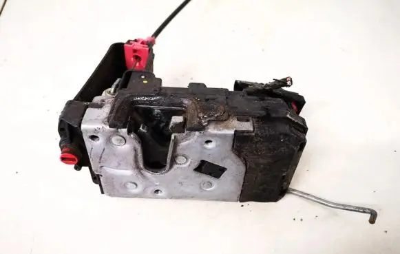 Opel Zafira B Rear door lock 13220372wy 13220372
