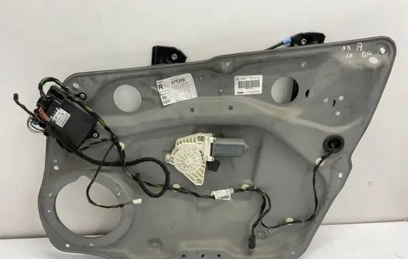 Mercedes-Benz B W246 W242 Front door window regulator with motor A1697203079