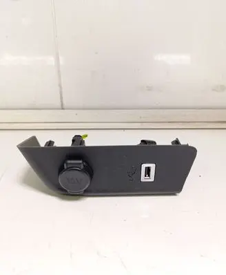 Opel Corsa F 12 V Socket (front) 9830788880 39181484