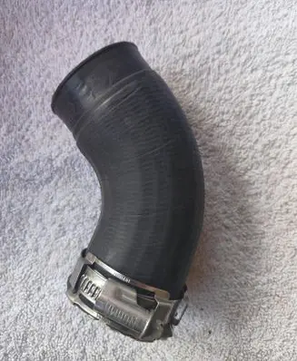 Volkswagen Tiguan Intercooler hose/pipe 1K0145828C