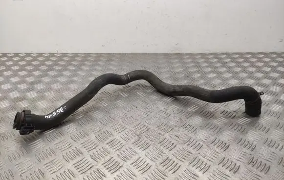 Mercedes-Benz CLA C117 X117 W117 Engine coolant pipe/hose A2465010382