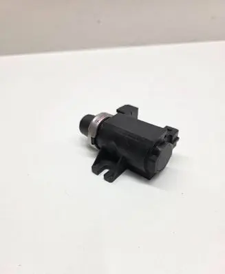 BMW 3 E46 Turbo solenoid valve 72279600 04T279 2247906