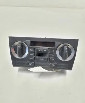 Audi A3 S3 A3 Sportback 8P Climate control unit 8P0820043P