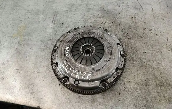 Volkswagen Jetta V Dual mass flywheel 0375689VALEO