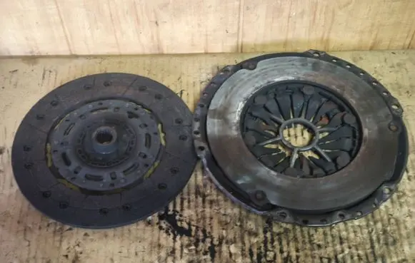 Opel Astra J Pressure plate F2600