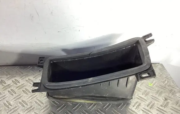 Tesla Model S Air intake duct part 104621189G