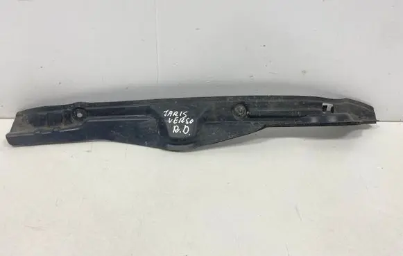 Toyota Yaris Verso Fender end trim 5382752020