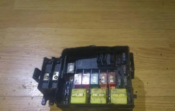 Ford Mondeo Mk III Fuse box set