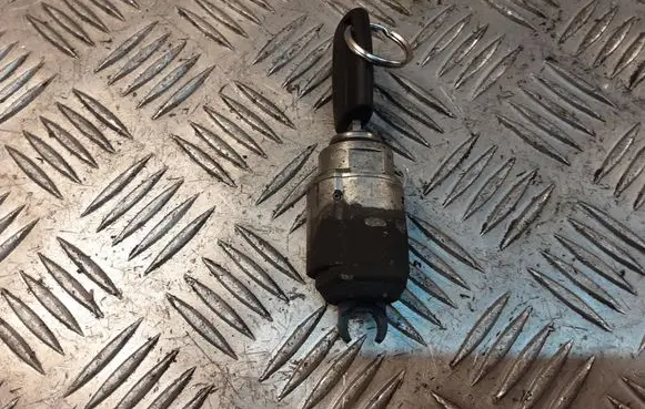 Ford Focus Steering wheel lock 