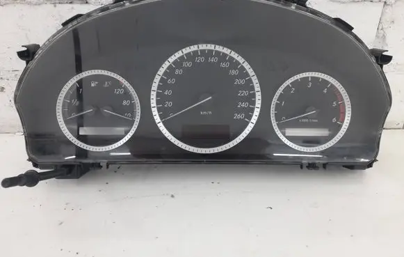 Mercedes-Benz C W204 Speedometer (instrument cluster) A2045407111