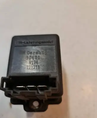 Audi A4 S4 B7 8E 8H Heater blower motor/fan resistor 1J0907521 30601 9174