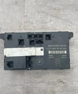 Mercedes-Benz E W211 Door control unit/module 2118200626