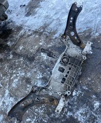 Volkswagen PASSAT B6 Front subframe 7N0199369A