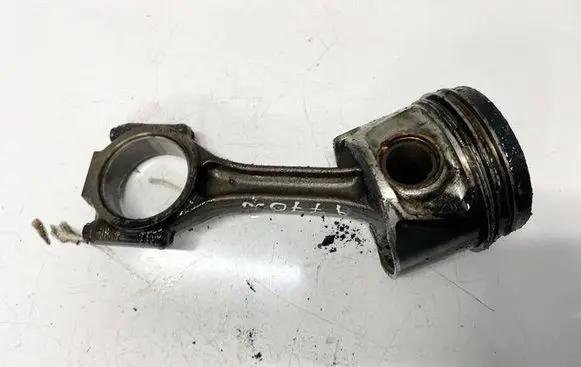 Chrysler Sebring (JS) Piston with connecting rod 038j