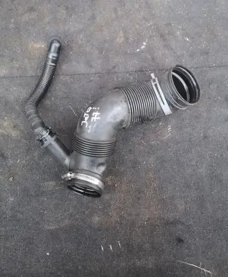 Volkswagen Jetta VI Air intake duct part 3C0129654M