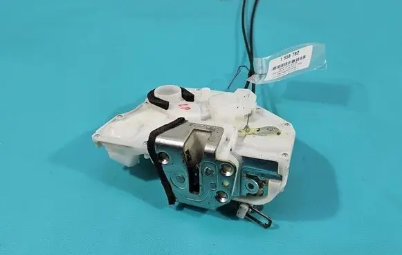 Suzuki SX4 S-Cross Front door lock 8220261MA2 IMPRK1558782