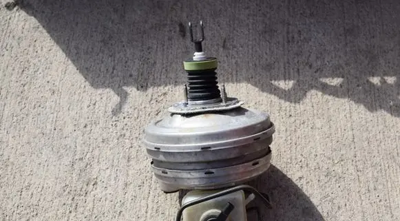 BMW 5 E60 E61 Brake booster