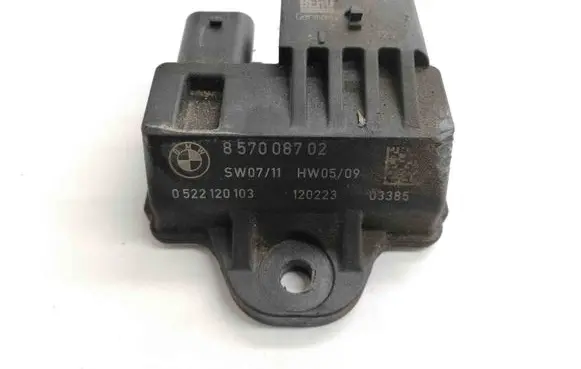 BMW X3 F25 Glow plug pre-heat relay 8570087