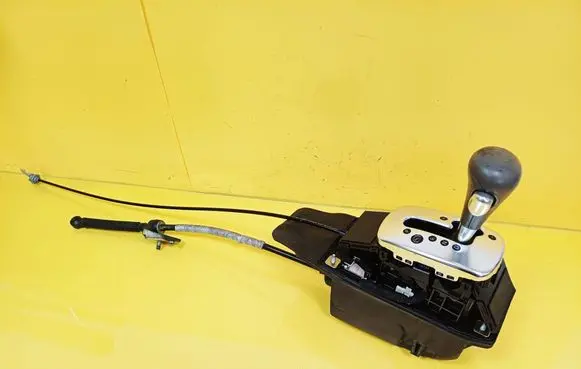 Audi A6 S6 C5 4B Gear shifter/selector 4B0713041R 8D1713575