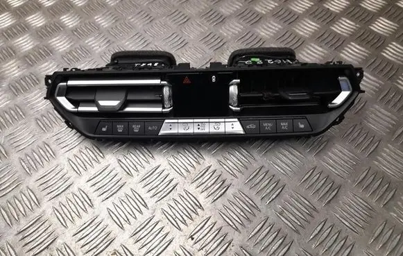 BMW 3 G20 G21 Dash center air vent grill 9459482