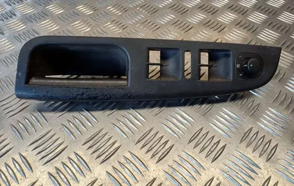 Volkswagen Golf V Front door window switch trim 1K4868049B 1K0959565A