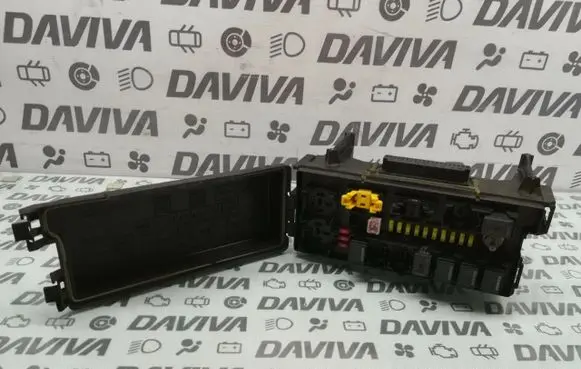 Jeep Cherokee III KJ Fuse box set 04692114AC