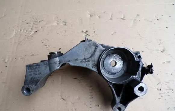 Opel Combo A Generator/alternator bracket 897364343