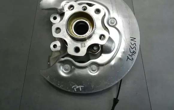 BMW 3 G20 G21 Rear wheel hub 6879534