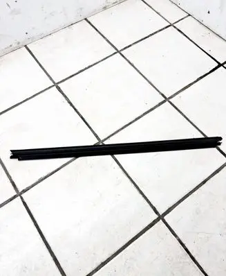 Mercedes-Benz S W222 Rubber seal front door window/glass A2227250265