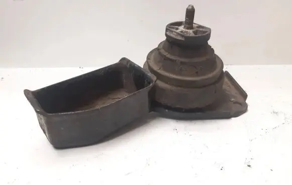 Ford Galaxy Engine mount bracket 307178
