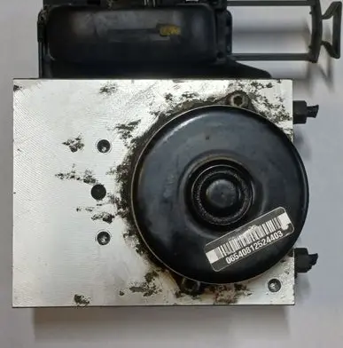 Audi TT Mk1 ABS Pump 8N0614517A 8N0907379E