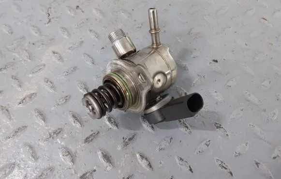 Skoda Kamiq Fuel injection high pressure pump 05E127027L
