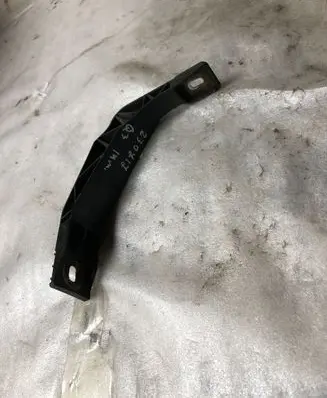 Audi Q3 8U Radiator support slam panel bracket 8u0805527
