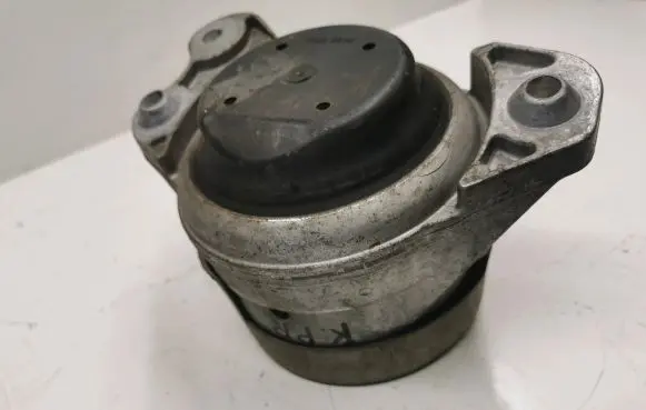 Mercedes-Benz GLC X253 C253 Engine mount bracket A2052407800