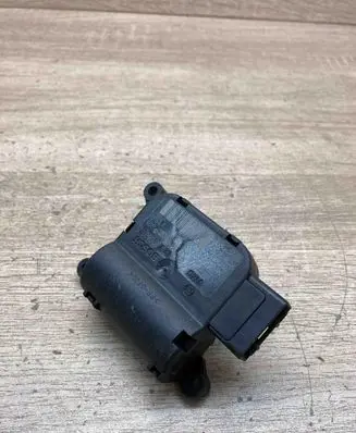 Audi A3 S3 8P Air flap motor/actuator 1K0907511C 0132801336