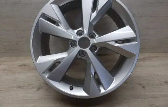 R20 alloy rim