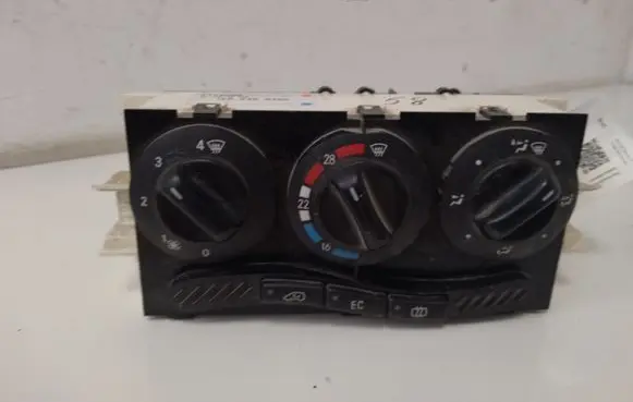 Mercedes-Benz A W168 Climate control unit 1688300485 K114498